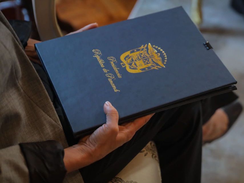 Presidente Nito Cortizo entrega compromisos del Pacto Bicentenario que asumirá esta administración.