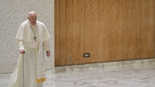 Papa Francisco afectado por cuadro gripal