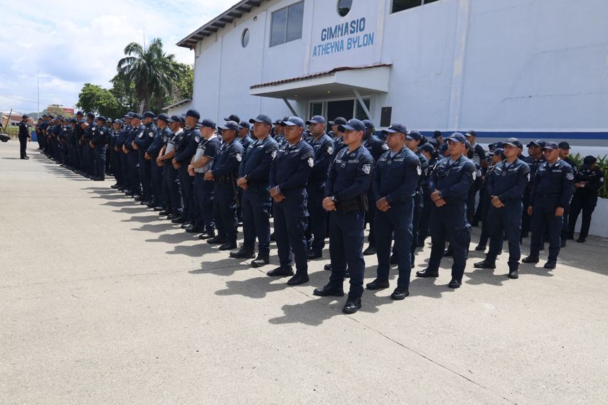10 mil agentes de la Policía Nacional brindarán seguridad durante las elecciones generales. 10 mil agentes de la Policía Nacional brindarán seguridad durante las elecciones generales.