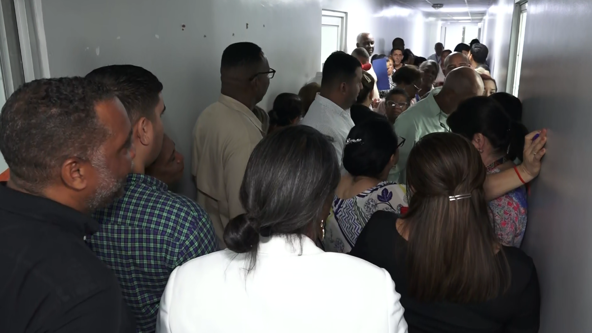 Contraloría concluye pago a funcionarios de la Asamblea a través de cheque, malestar continúa