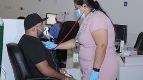 Más de 50 pacientes acuden diariamente a recibir tratamiento ambulatorio con antivirales en Figali