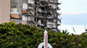 Colapso parcial de un edificio residencial en Florida deja un muerto