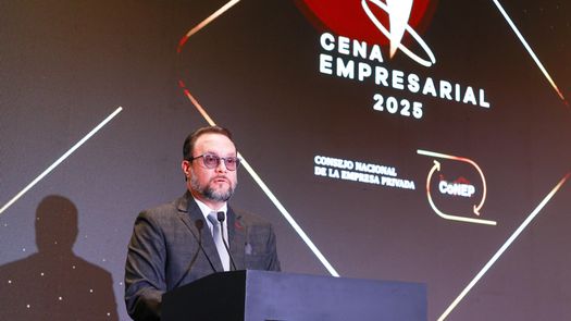 Moltó destaca récord exportador y pide fortalecer alianza con el sector privado