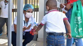 Niños y niñas  bajo medidas de bioseguridad en los CAIPI