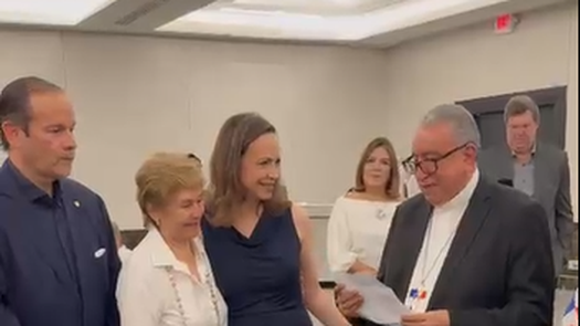 El arzobispo metropolitano de Panamá, José Domingo Ulloa, líder de la Iglesia Católica panameña, compartió un mensaje de esperanza y solidaridad dirigido al pueblo venezolano durante la visita al país de la líder opositora venezolana María Corina Machado.