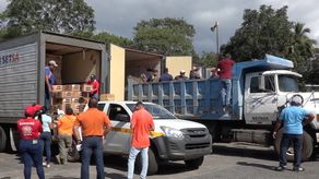 Las piezas que pueden ser jamón o pavipollo están siendo entregadas a los representantes de los corregimientos de Chiriquí en la sede del IMA.