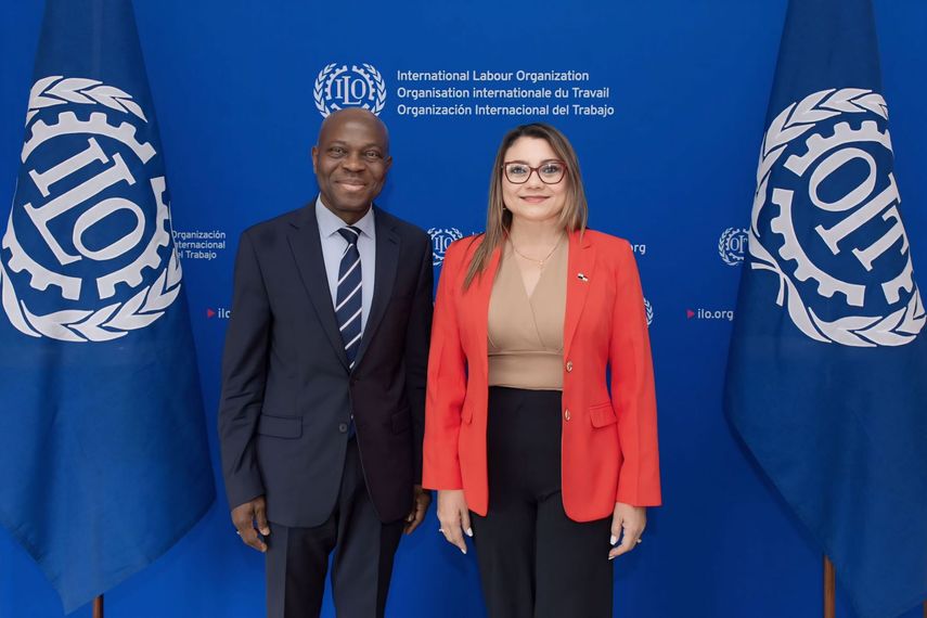 En esta reunión, la delegación de gobierno, acompañada por representantes del Consejo Nacional de la Empresa Privada (CoNEP) y la Confederación Nacional de Trabajadores Organizados (CONATO), recibieron el anuncio oficial de la aprobación para la apertura de una Oficina País de la OIT en Panamá. En esta reunión, la delegación de gobierno, acompañada por representantes del Consejo Nacional de la Empresa Privada (CoNEP) y la Confederación Nacional de Trabajadores Organizados (CONATO), recibieron el anuncio oficial de la aprobación para la apertura de una Oficina País de la OIT en Panamá.