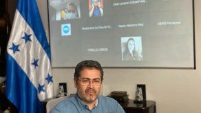 Hospitalizan al presidente hondureño