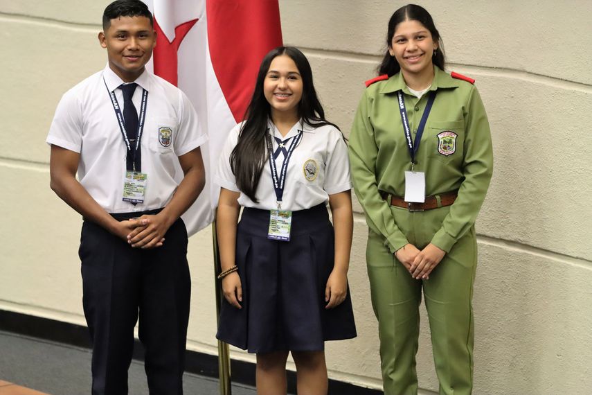 Meduca: Colegios oficiales presiden la asamblea juvenil
