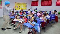 Los estudiantes participaron con entusiasmo en la actividad. Los estudiantes participaron con entusiasmo en la actividad.