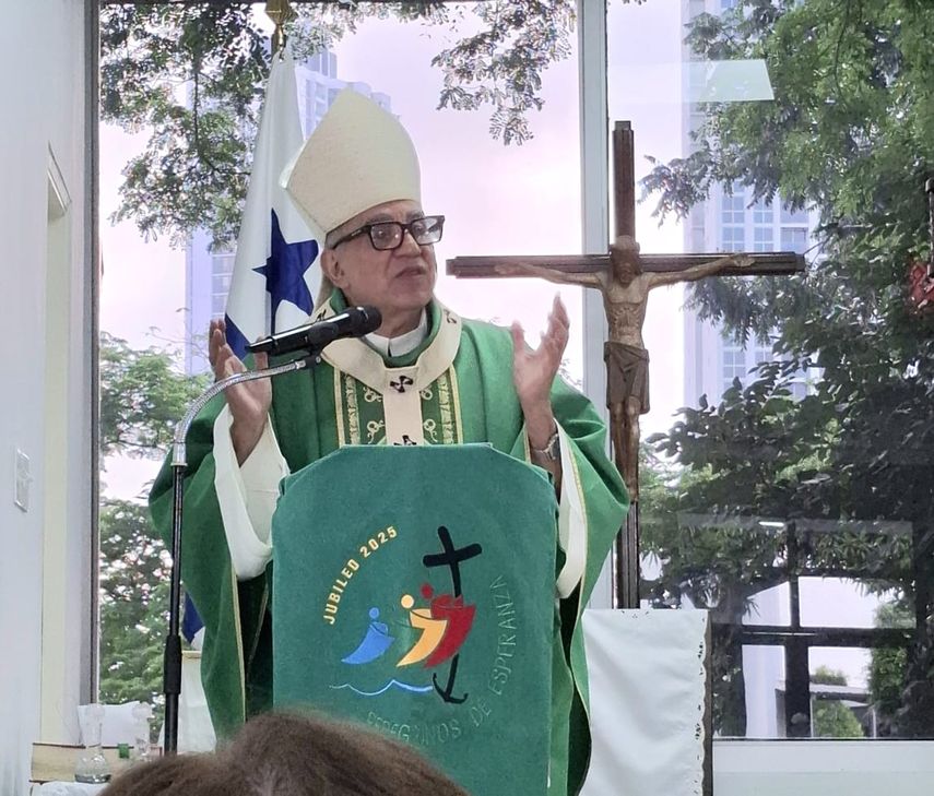 Arzobispo José Domingo Ulloa denuncia decepción por la mala política en el país