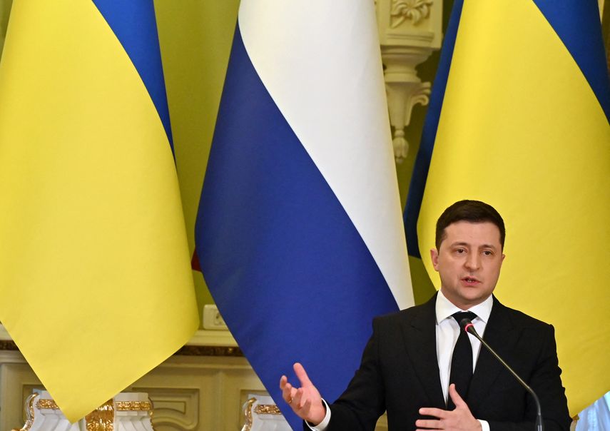 Ucrania va a salir victoriosa de la guerra iniciada por Rusia, afirmó este viernes su presidente Volodimir Zelenski al cumplirse 100 días de la invasión lanzada por Moscú.