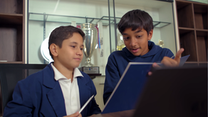 Debzate Z, el programa de la juventud de ECO.