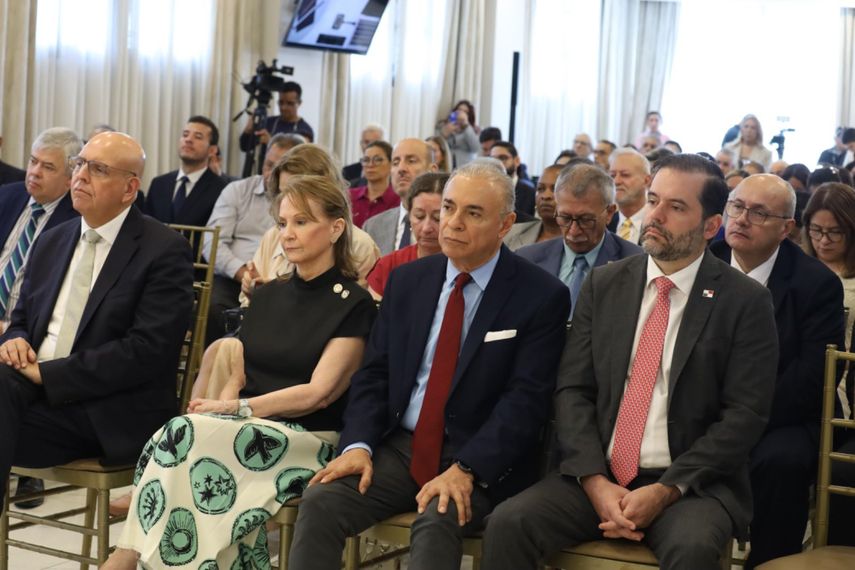 Se realizó una presentación al Cuerpo Diplomático acreditado en Panamá. Se realizó una presentación al Cuerpo Diplomático acreditado en Panamá.