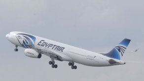 Detectan señal de caja negra de avión de EgyptAir