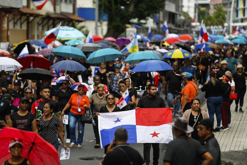 El Ministerio de Educación (MEDUCA) reveló que ha identificado 110 nuevos casos de personas fallecidas que aparentemente continuaban recibiendo pagos a través de la planilla de la institución. El Ministerio de Educación (MEDUCA) reveló que ha identificado 110 nuevos casos de personas fallecidas que aparentemente continuaban recibiendo pagos a través de la planilla de la institución.