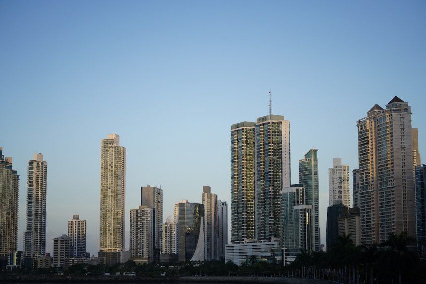 Panamá instala 28 empresas multinacionales en pandemia