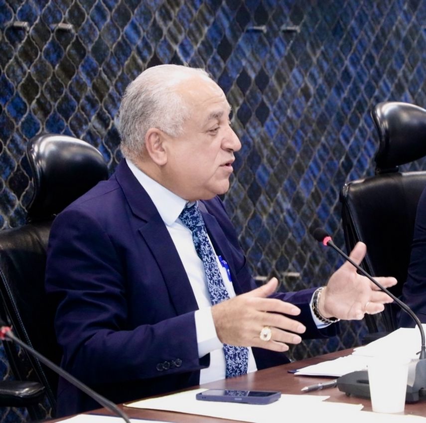 Camacho fue el único diputado que rechazó la propuesta en la Comisión de Gobierno. Camacho fue el único diputado que rechazó la propuesta en la Comisión de Gobierno.