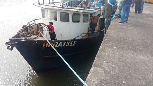 La embarcación ha sido retenida por MiAmbiente. La embarcación ha sido retenida por MiAmbiente.