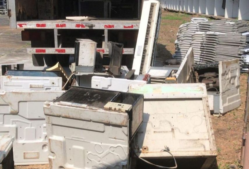 El plan de recolección de material ferroso, naval e informático declarado como chatarra por instituciones estatales registra un importante avance del 63%. El plan de recolección de material ferroso, naval e informático declarado como chatarra por instituciones estatales registra un importante avance del 63%.