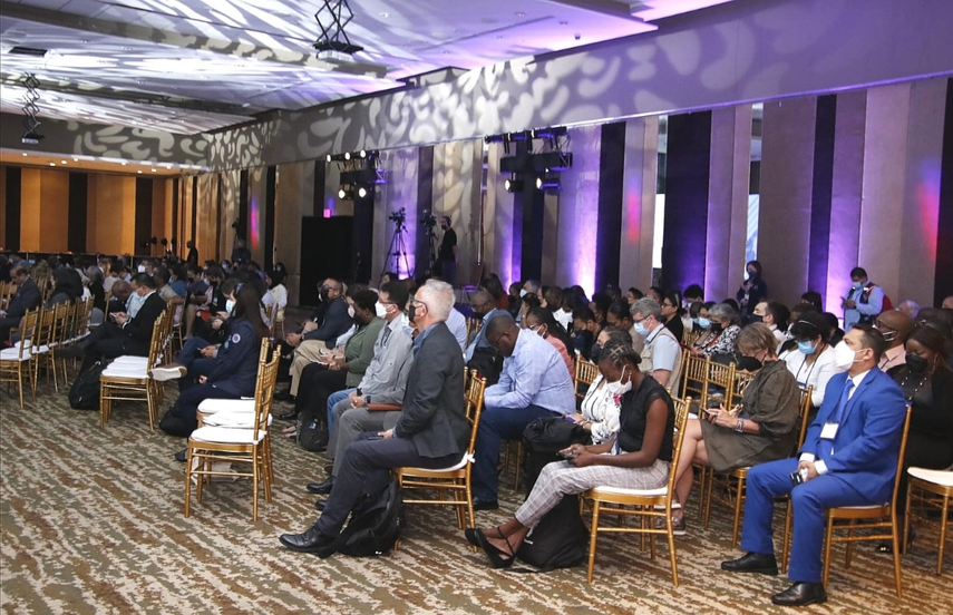 Juan Pascale, fue uno de los expositores, quien explicó a los presentes cómo se fortaleció el diagnóstico molecular y se ha tenido que fortalecer la vigilancia genómica