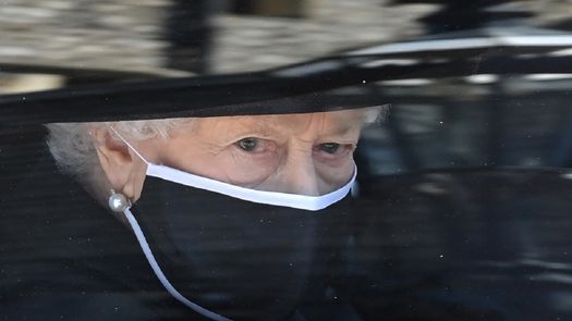 Isabel II, irritada por quienes hablan pero no actúan antes de la COP26