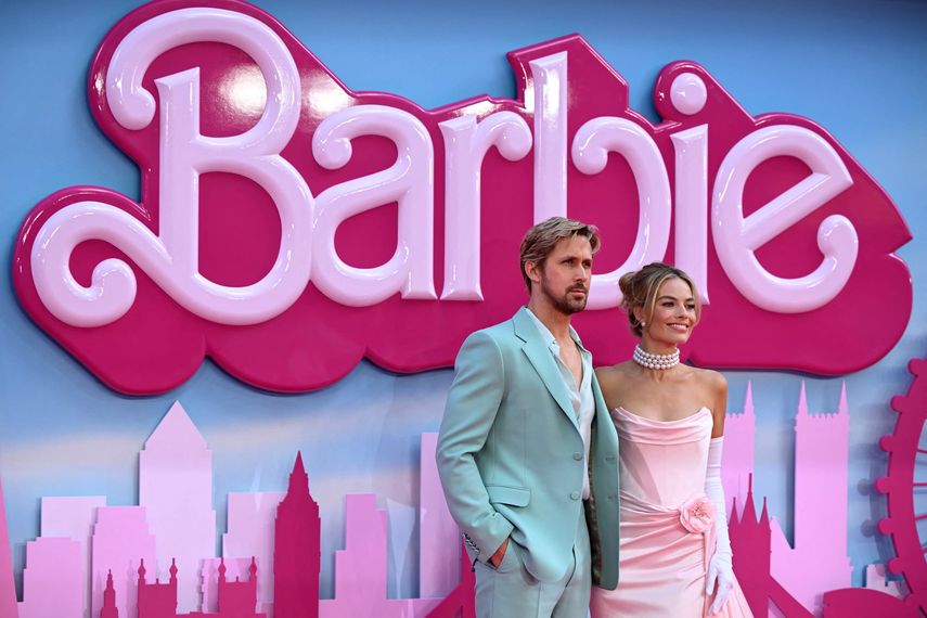 "Barbie" y "Oppenheimer", las dos películas que dominaron la taquilla y generaron innumerables memes en Internet este año, encabezaron el lunes las nominaciones a los recientemente renovados premios Globos de Oro. "Barbie" y "Oppenheimer", las dos películas que dominaron la taquilla y generaron innumerables memes en Internet este año, encabezaron el lunes las nominaciones a los recientemente renovados premios Globos de Oro.