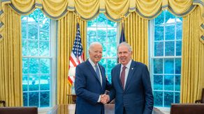José Miguel Alemán presenta credenciales al presidente Joe Biden y asume como embajador
