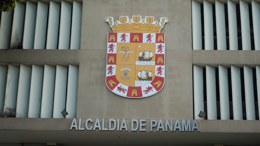 Gobiernos Locales: Sigue polémica por incremento de salarios