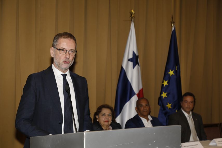 Panamá y UE buscan impulsar transición energética del país.