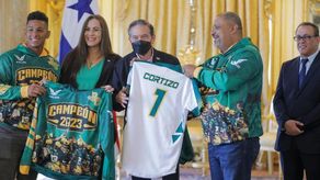 Presidente Nito Cortizo recibió al campeón del béisbol juvenil