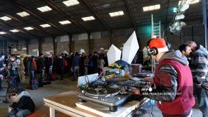 Alarma en Francia tras una fiesta clandestina con más de 2.500 asistentes