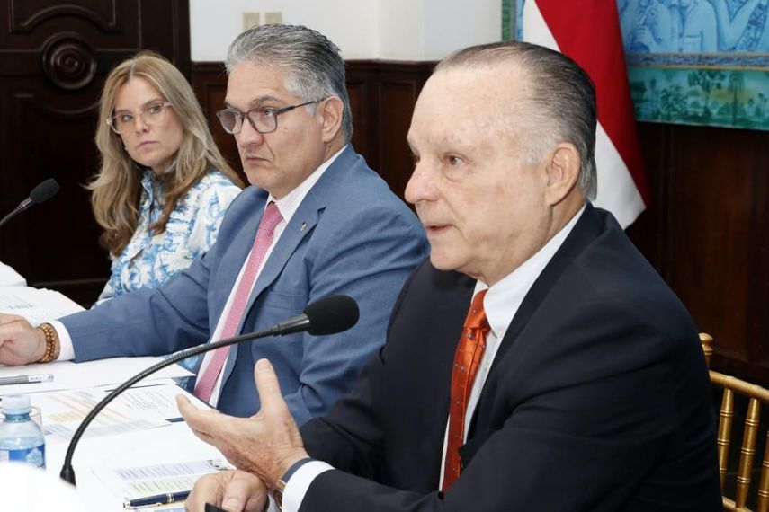 La reunión del Gabinete Logístico fue encabezada por el ministro de la Presidencia, Juan Carlos Orillac. La reunión del Gabinete Logístico fue encabezada por el ministro de la Presidencia, Juan Carlos Orillac.